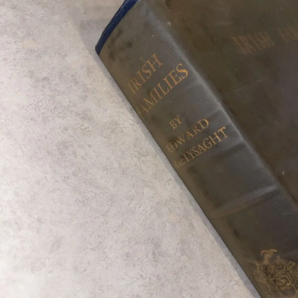 IRISH FAMILIES Book MACLYSAGHT NAMES ORIGINS ARMS ORIGINS GENEALOGY 1957 Vtg